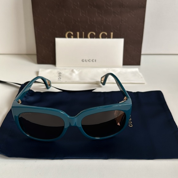 Gucci Sunglasses - Picture 5 of 15